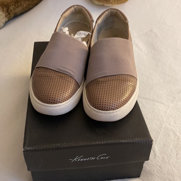 Flats - Picture 2 of 4